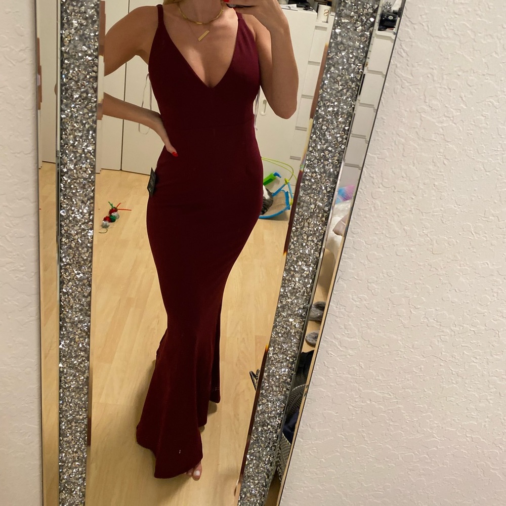Lulus gown